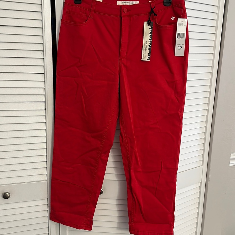 Jones New York Cuffed Capri